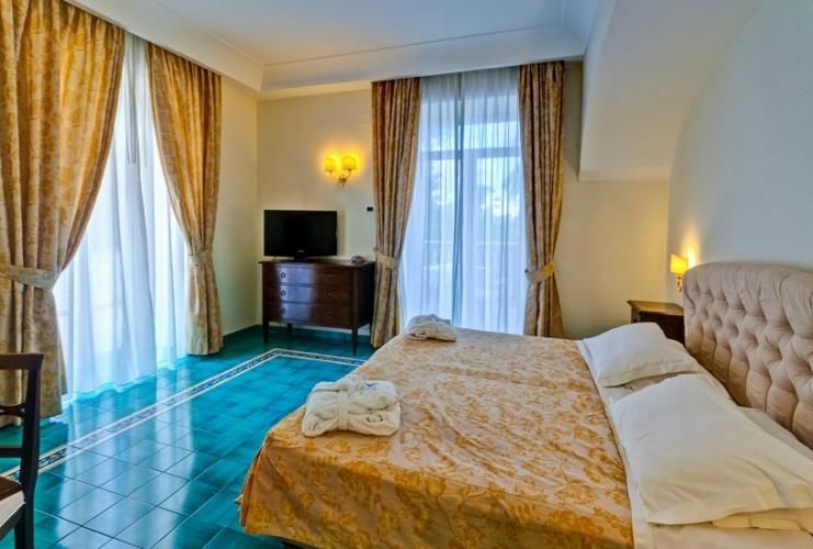 Hotel Regina Palace Terme - mese di Settembre - Hotel Regina Palace Ischia - Suite 2